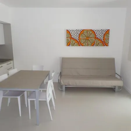 Bright With Private Terraces Apartment *